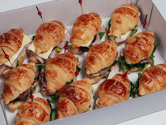 Ассорти круассанов на 8-12 персон в Москве