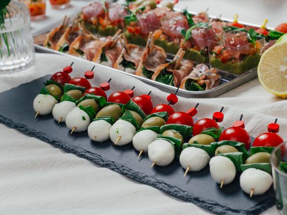 Деловой фуршет на 10 персон в Москве