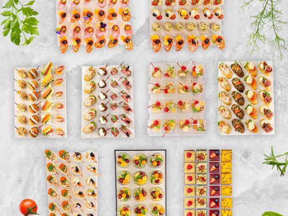 Фуршетный набор закусок "Праздничный" на 20-25 персон в Москве