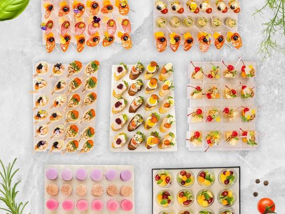 Фуршетный набор закусок "Деловой" на 20-25 персон в Москве