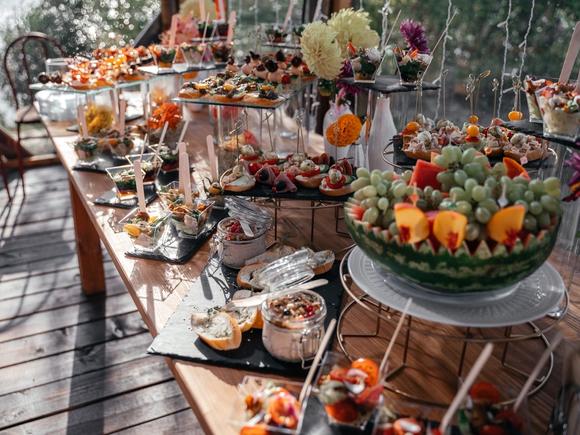 Заказать Праздничный фуршет на 40 персон в Москве