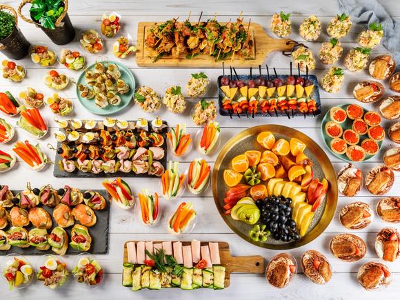 Фуршетный сет Торжественный на 15-20 персон в Москве