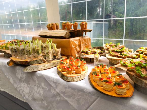 День рождения на 8 персон в Москве