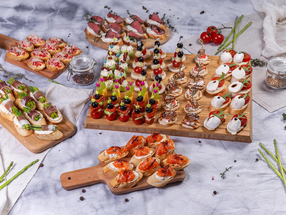 Заказать Сет Близкие люди на 10 персон в Москве