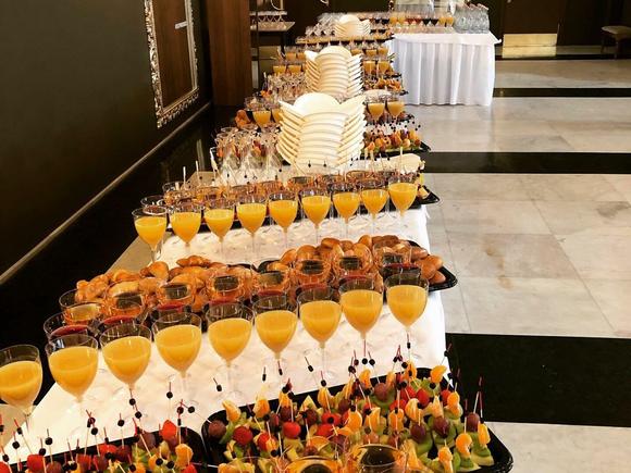 Заказать Кофе-брейк с обслуживанием премиум на 30 персон в Москве