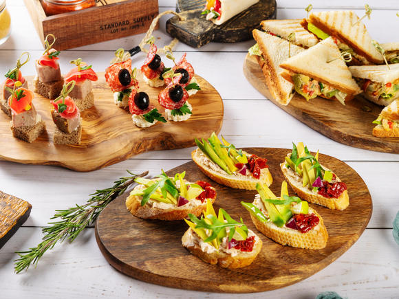 Заказать Праздничный фуршетный сет на 12 персон в Москве