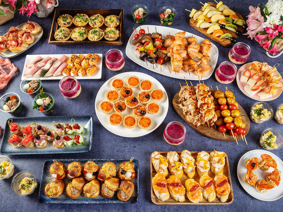 Заказать Фуршетный сет изобильный с горячими закусками на 10-15 персон в Москве