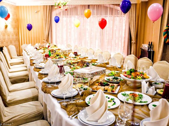 Свадьба с включенными вегетарианскими и детскими закусками на 32 персоны в Москве