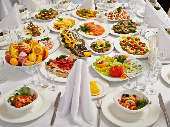 День рождения с горячим из баранины и большим ассортиментом холодных закусок на 17 персон в Москве