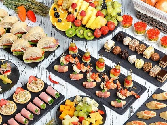 День рождения в офис на 24-26 персон в Москве