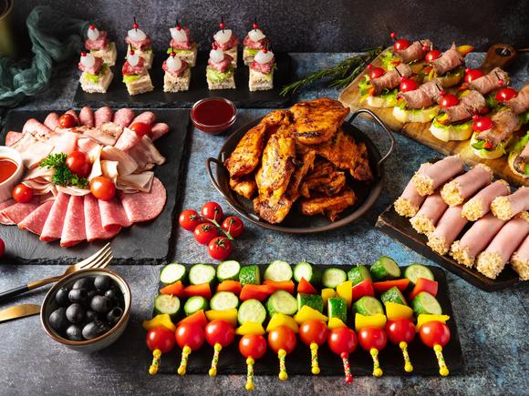 Заказать Доставка блюд и напитков на 15 персон в Москве