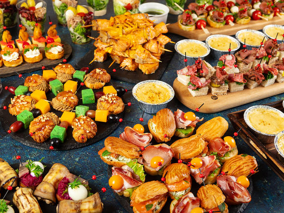 Сет Новогодний с горячими закусками и десертами на 40 - 50 персон в Москве