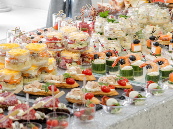 Закуски и салаты 25 персону в Москве