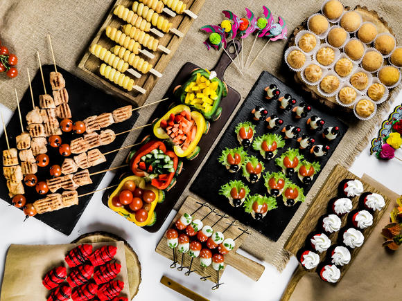 Фуршетный сет на 20 персон с детским меню в Москве