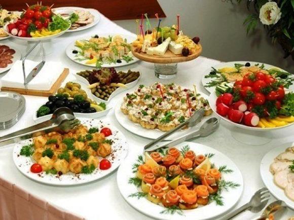 Сытное праздничное меню на 20 персон в Москве