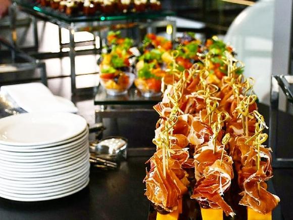 Заказать Фуршет Гурмэ на 20 персон в Москве