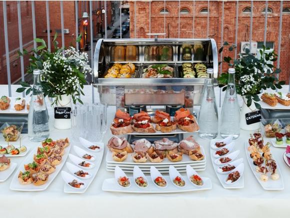 Сытный фуршет на 10 персон в Москве