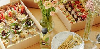 Доставка блюд и напитков на 5 персон