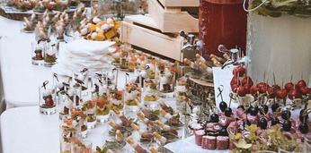 Праздничный фуршет на 20 персон с обслуживанием и посудой