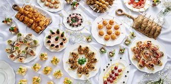 Сытный фуршет c горячими закусками стандарт на 55-60 персон