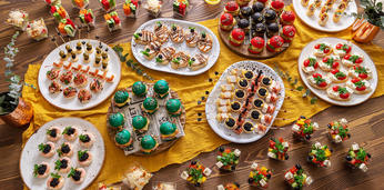 Сытный фуршет с горячими закусками и обслуживанием на 30 персон