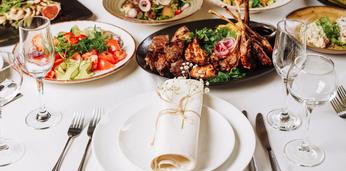 Банкет с сытными мясными блюдами на 14 персон