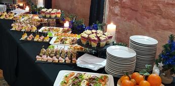 Сытный Фуршет с посудой и обслуживанием на 50 персон