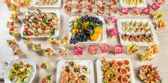 Легкий перекус c мини-бургерами на 65-70 персон