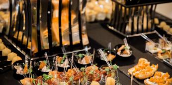 Легкий фуршет с обслуживанием стандарт на 50 персон