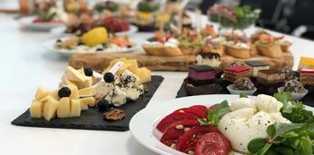 Банкет с обслуживанием стандарт на 30 персон