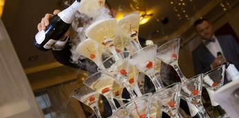 Фуршет с горкой шампанского и шоколадным фонтаном на 50 персон