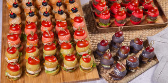 Фуршетное меню с мини-бургерами на 30-35 персон