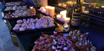 Фуршет с горячими закусками и обслуживанием стандарт на 30 персон