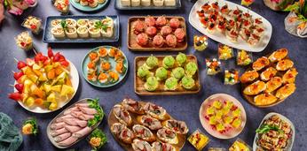 Мини фуршет с бургерами на 65-70 персон