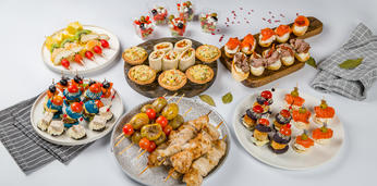 Сытное фуршетное меню с бургерами на 180-200 персон