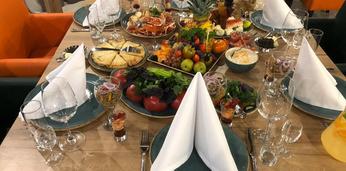 Банкет с обслуживанием стандарт на 13-15 персон