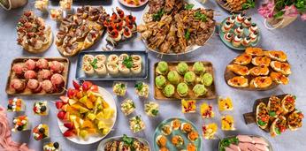 Праздничный фуршет с шоколадным фонтаном на 20-25 персон