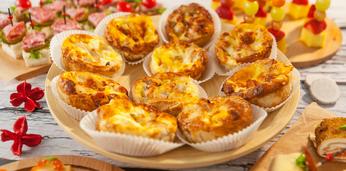 Фуршет на 35 персон с горячим и обслуживанием