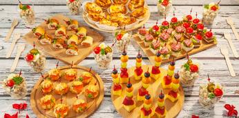 Легкие закуски на 100 персон с обслуживанием