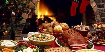 Новогодний домашний стол на 5 персон с горячими блюдами