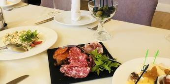 Праздничный банкетный сет на 2 персоны люкс