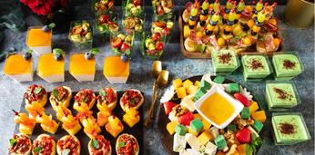 Очень сытное меню с горячим и десертами на 15-20 персон