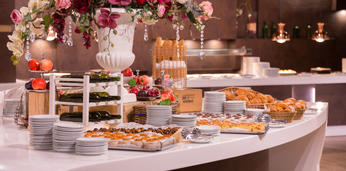 Фуршет на 100 персон