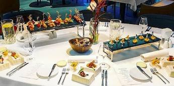 Легкий фуршет c горячими закусками стандарт на 60-65 персон