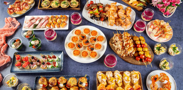 Заказать Фуршетный сет изобильный с горячими закусками на 10-15 персон в Москве