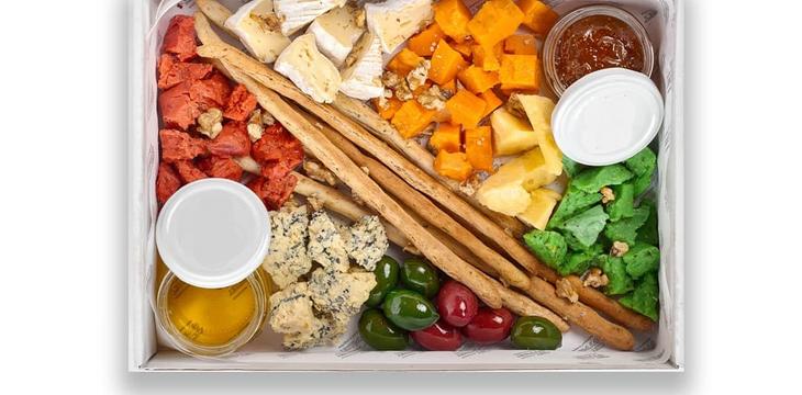 Заказать Мини-сет Закусочный "Под вино" на 4-6 персон в Москве