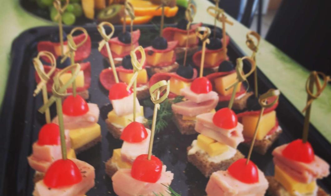 1/2 catering