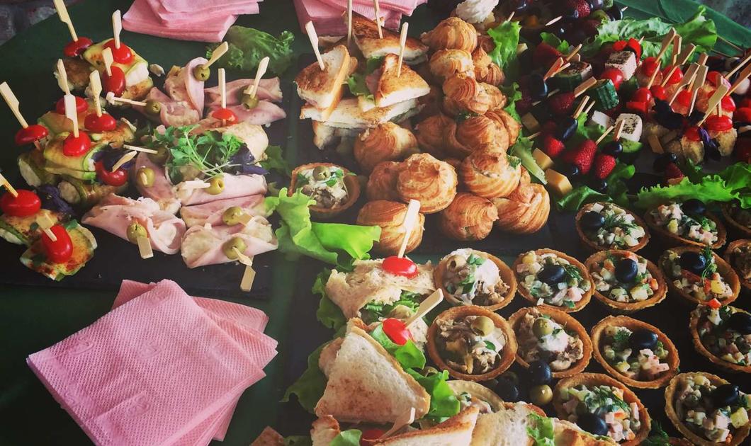 1/2 catering