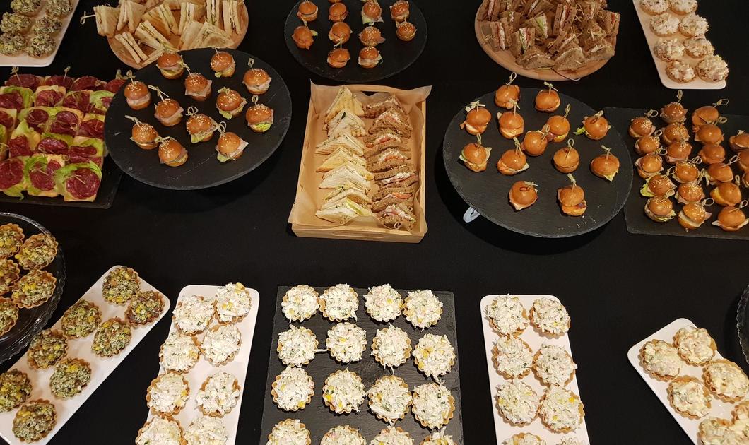 Тематический фуршет для одной московской компании Synergy cafe Тематический фуршет для одной московской компании Synergy cafe