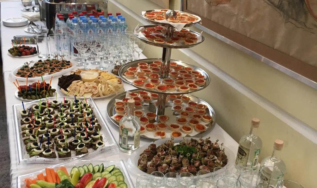 Презентация книги, главного редактора "Вечерняя Москва" Express Waiter Презентация книги, главного редактора "Вечерняя Москва" Express Waiter